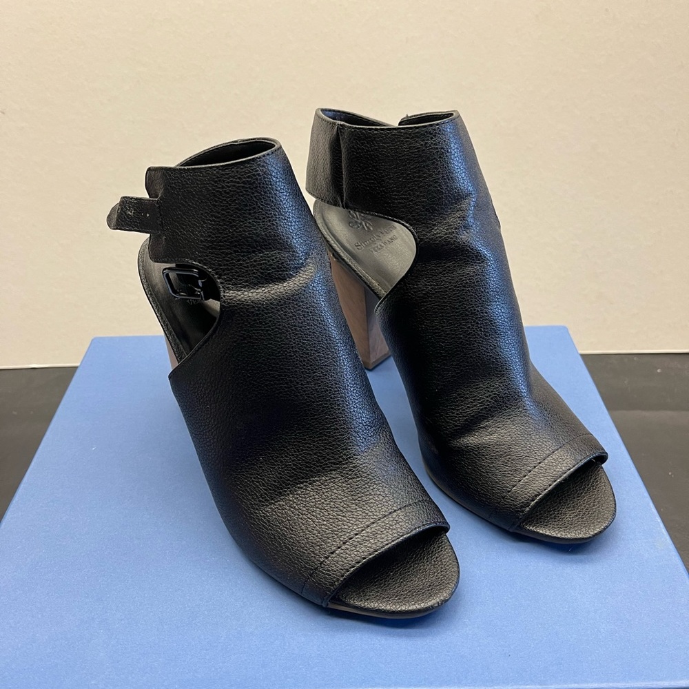 Simply Vera Wang - Size: 6.5 - worn one time/like new in box - Picture 1 of 7